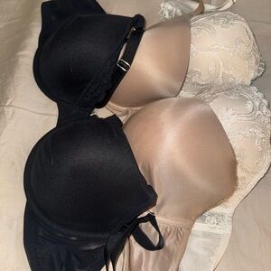 Victoria's Secret Black and Cream Bras 36DDD/34G
